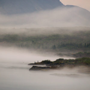 Veiðimenn í dulúð þokunnar við Þingvallavatn.